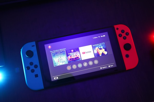 Nintendo Switch OLED Model with White Joy-Con